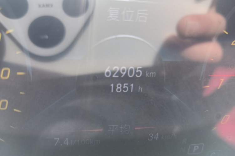 Used Mercedes-Benz GLB 2022 Second Facelift GLB 200 Fashion Edition Odometer Close Up