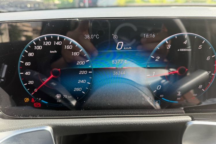 Used Mercedes-Benz GLB 2022 Updated GLB 200 Fashion Edition Odometer Close Up