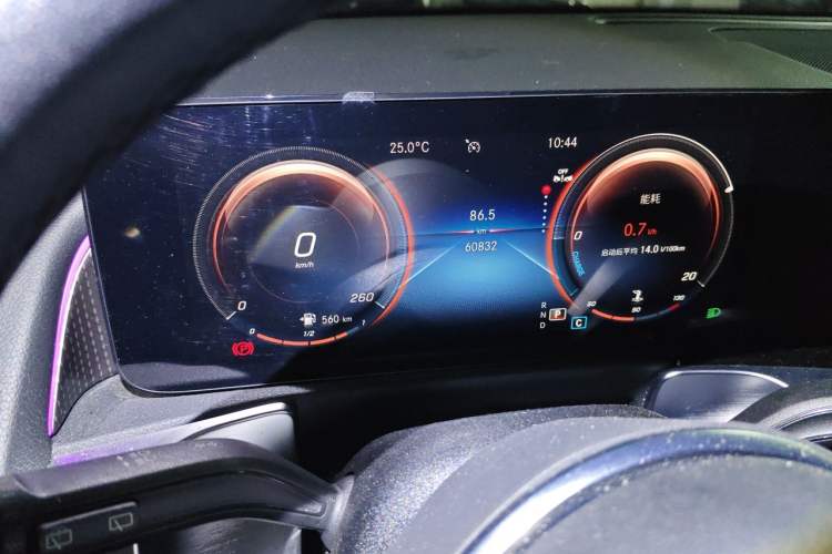 Used Mercedes-Benz GLB 2022 GLB 220 Fashion Model Odometer Close Up