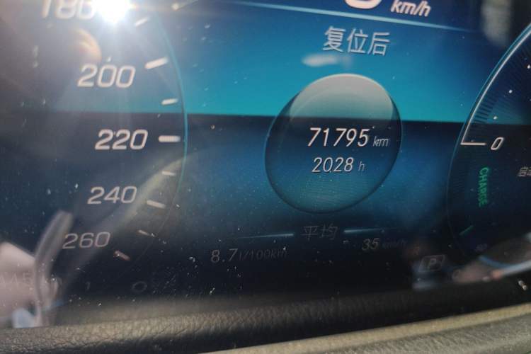 Used Mercedes-Benz GLB 2022 Second Facelift GLB 200 Dynamic Edition Odometer Close Up
