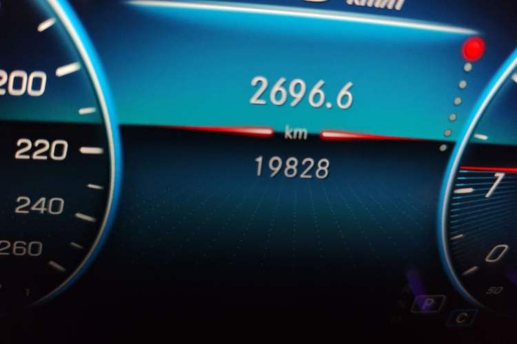 Used Mercedes-Benz GLB 2022 GLB 200 Dynamic Edition Odometer Close Up