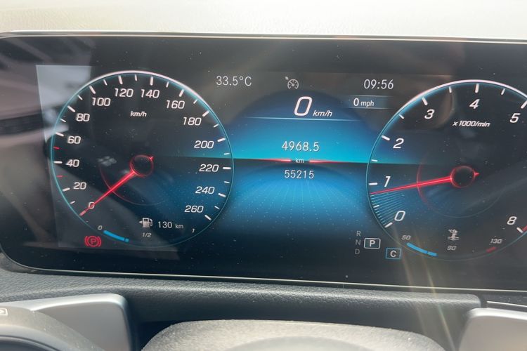 Used Mercedes-Benz GLB 2022 GLB 220 4MATIC Odometer Close Up