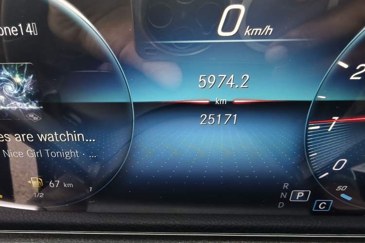 Used Mercedes-Benz GLB 2022 Second Facelift GLB 200 Fashion Edition Odometer Close Up