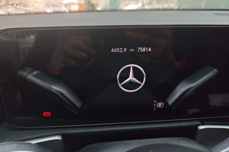 Used Mercedes-Benz GLB 2022 Second Facelift GLB 200 Dynamic Edition Odometer Close Up