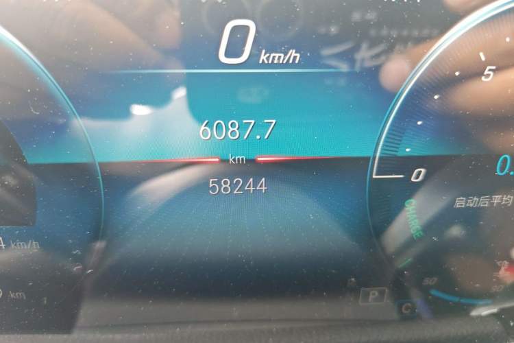Used Mercedes-Benz GLB 2022 GLB 200 Stylish Edition Odometer Close Up