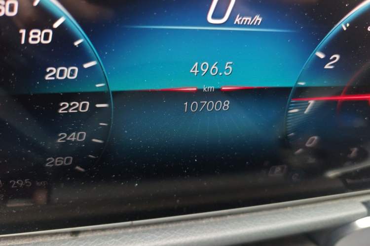 Used Mercedes-Benz GLB 2022 Updated GLB 200 Fashion Edition Odometer Close Up