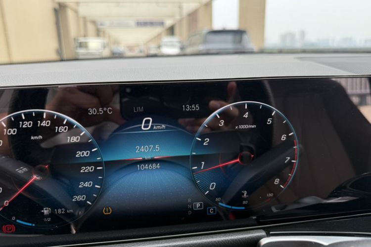 Used Mercedes-Benz GLB 2022 Refresh GLB 200 Dynamic Edition Odometer Close Up
