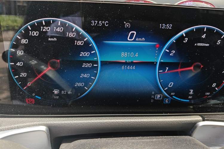 Used Mercedes-Benz GLB 2022 Updated GLB 200 Fashion Edition Odometer Close Up