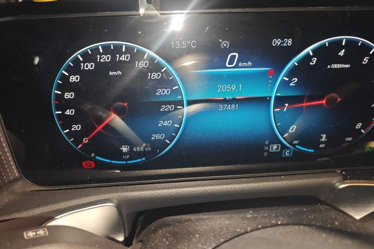 Used Mercedes-Benz GLB 2022 GLB 200 Dynamic Edition Odometer Close Up