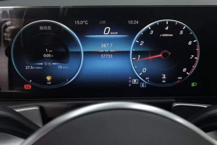 Used Mercedes-Benz GLB 2022 GLB 220 Fashion Model Odometer Close Up