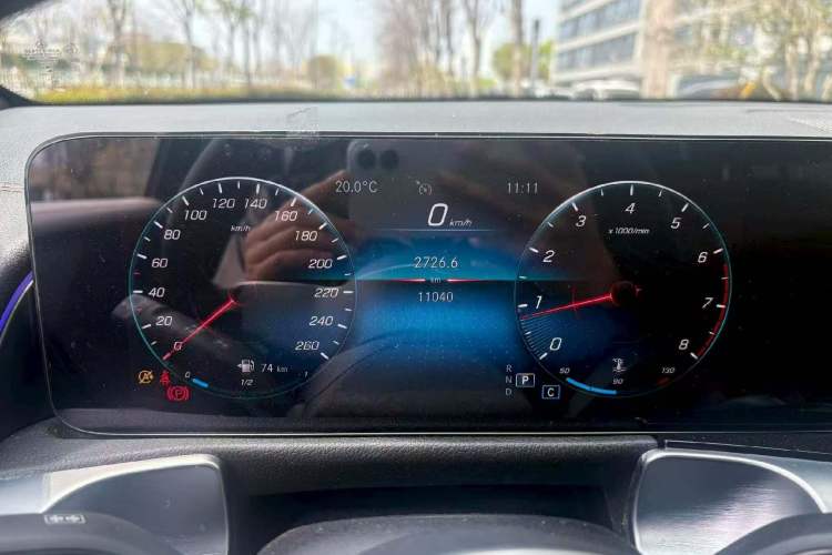 Used Mercedes-Benz GLB 2022 Second Facelift GLB 200 Fashion Edition Odometer Close Up