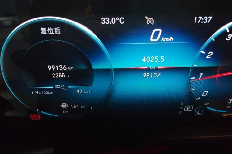 Used Mercedes-Benz GLB 2022 Updated GLB 200 Fashion Edition Odometer Close Up