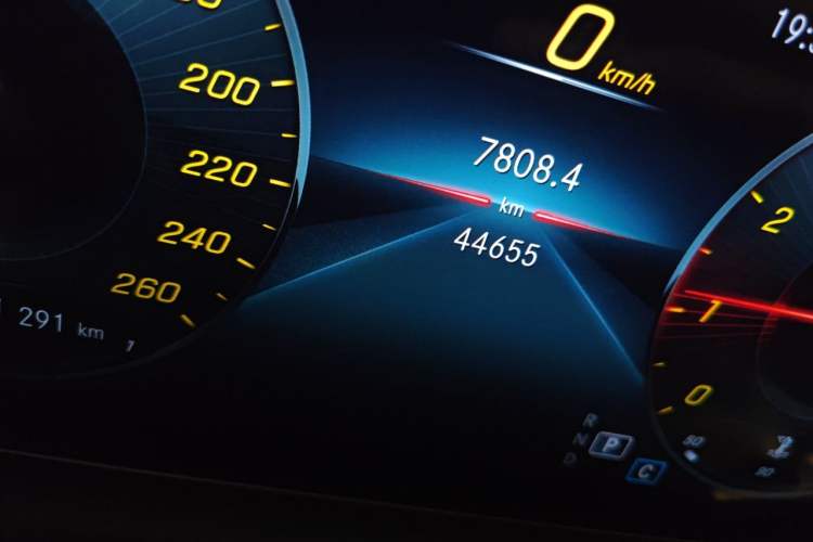 Used Mercedes-Benz GLB 2022 Updated GLB 200 Fashion Edition Odometer Close Up