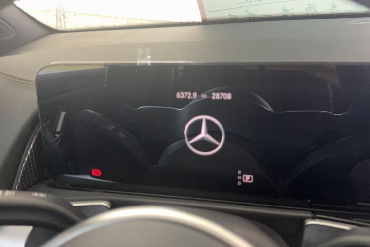 Used Mercedes-Benz GLB 2022 GLB 220 Fashion Model Odometer Close Up