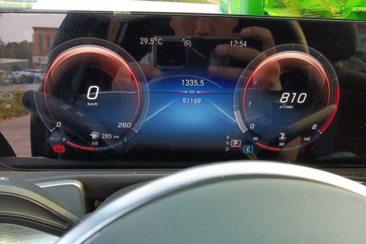 Used Mercedes-Benz GLB 2022 GLB 200 Dynamic Edition Odometer Close Up