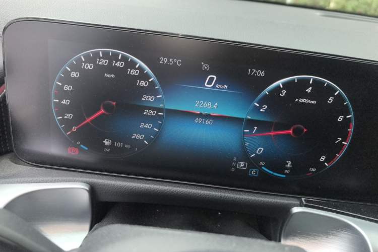 Used Mercedes-Benz GLB 2022 GLB 200 Dynamic Edition Odometer Close Up