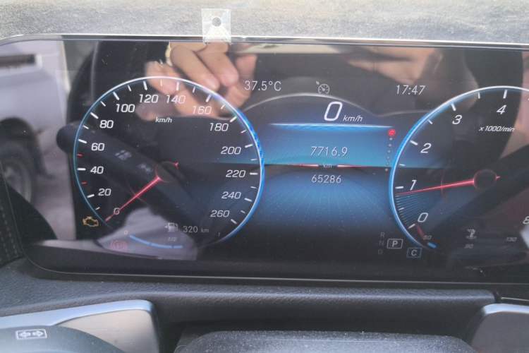 Used Mercedes-Benz GLB 2022 GLB 200 Dynamic Edition Odometer Close Up