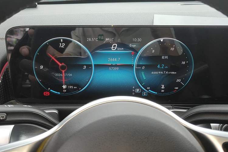 Used Mercedes-Benz GLB 2022 GLB 220 Fashion Model Odometer Close Up