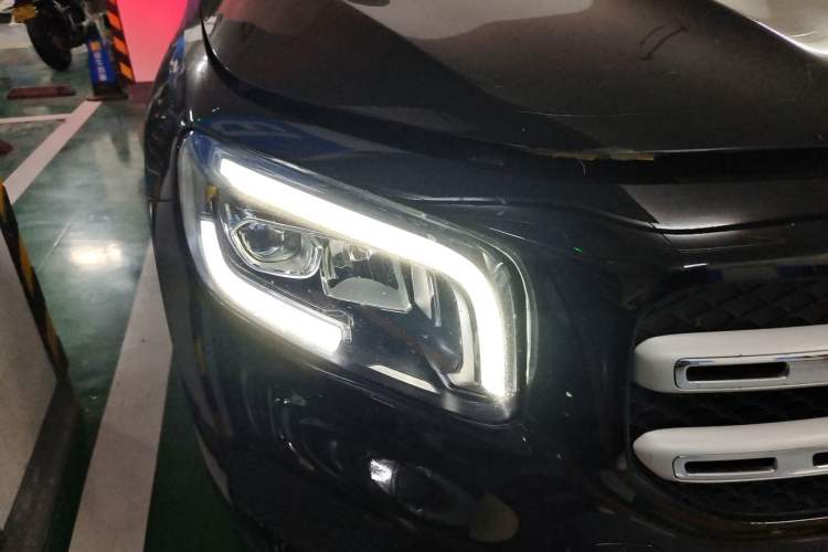 Used Mercedes-Benz GLB 2022 Updated GLB 200 Fashion Edition Right Front Headlight