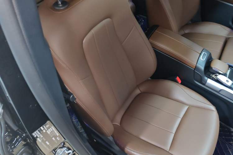 Used Mercedes-Benz GLB 2022 GLB 220 Fashion Model Right Front Seat