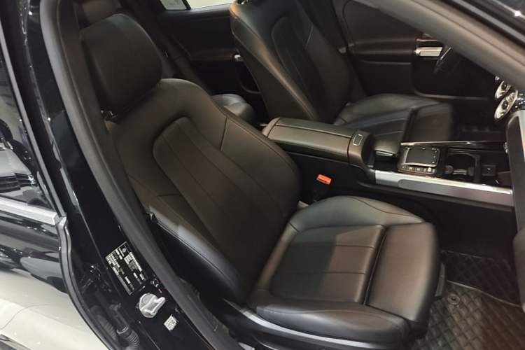Used Mercedes-Benz GLB 2022 GLB 200 Stylish Edition Right Front Seat