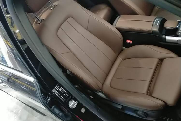 Used Mercedes-Benz GLB 2022 Refresh GLB 200 Dynamic Edition Right Front Seat
