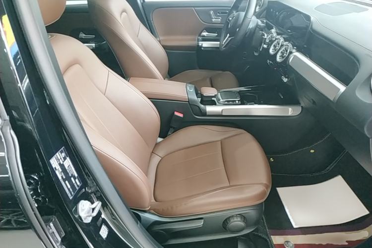 Used Mercedes-Benz GLB 2022 GLB 220 Fashion Model Right Front Seat