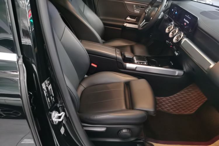 Used Mercedes-Benz GLB 2022 Updated GLB 200 Fashion Edition Right Front Seat