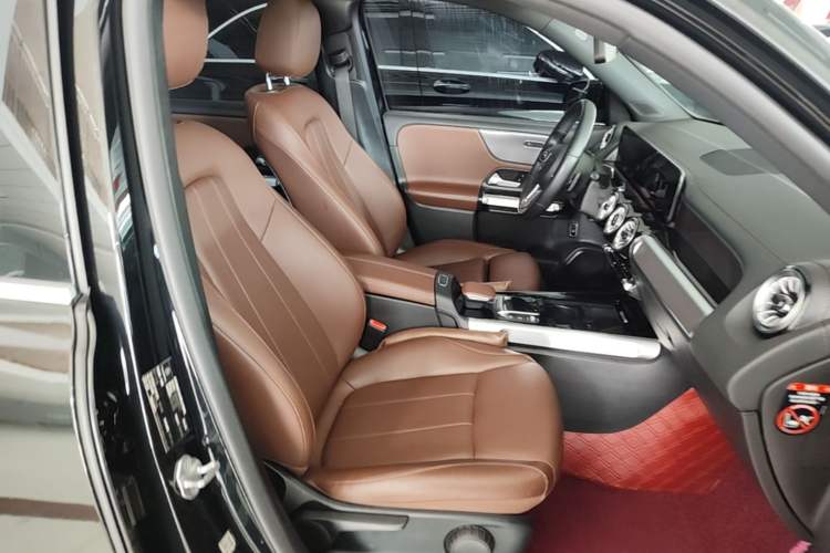 Used Mercedes-Benz GLB 2022 GLB 220 Fashion Model Right Front Seat