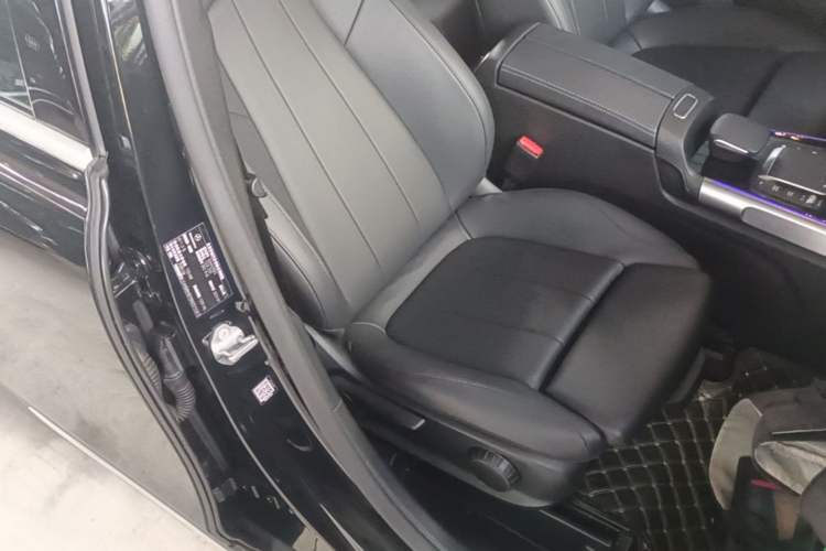 Used Mercedes-Benz GLB 2022 GLB 200 Dynamic Edition Right Front Seat