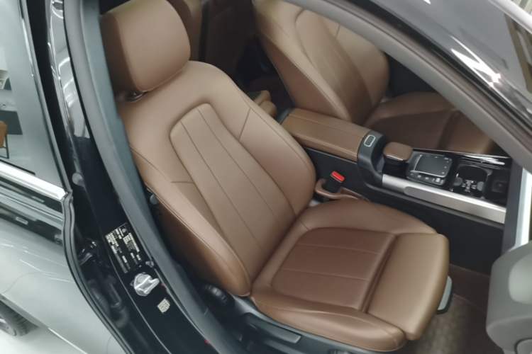 Used Mercedes-Benz GLB 2022 Updated GLB 200 Fashion Edition Right Front Seat