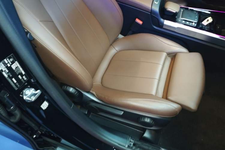 Used Mercedes-Benz GLB 2022 Second Facelift GLB 200 Dynamic Edition Right Front Seat