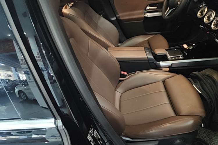 Used Mercedes-Benz GLB 2022 Refresh GLB 200 Dynamic Edition Right Front Seat