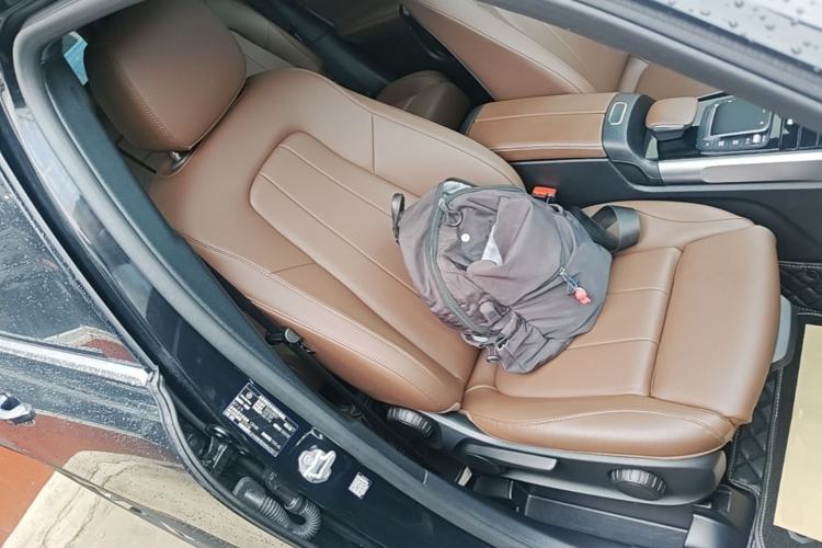 Used Mercedes-Benz GLB 2022 Updated GLB 200 Fashion Edition Right Front Seat