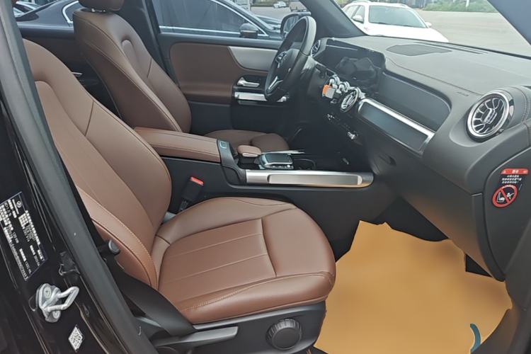 Used Mercedes-Benz GLB 2022 Second Facelift GLB 200 Fashion Edition Right Front Seat
