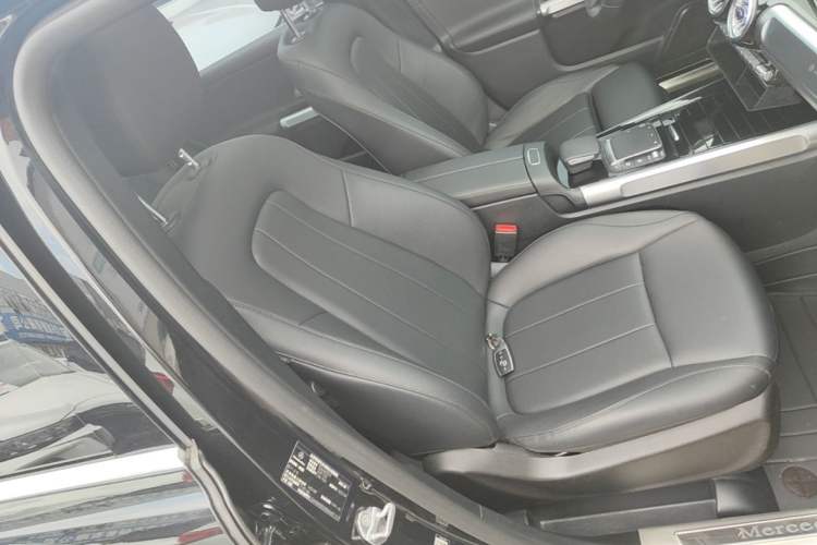 Used Mercedes-Benz GLB 2022 GLB 220 Dynamic Edition Right Front Seat