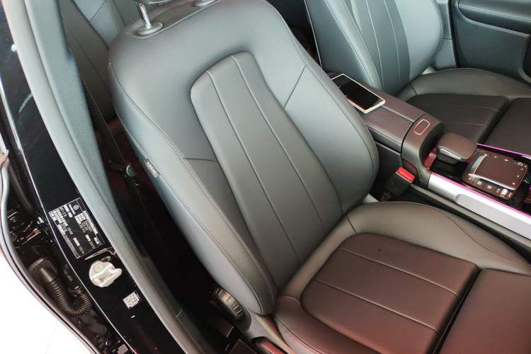 Used Mercedes-Benz GLB 2022 Updated GLB 200 Fashion Edition Right Front Seat