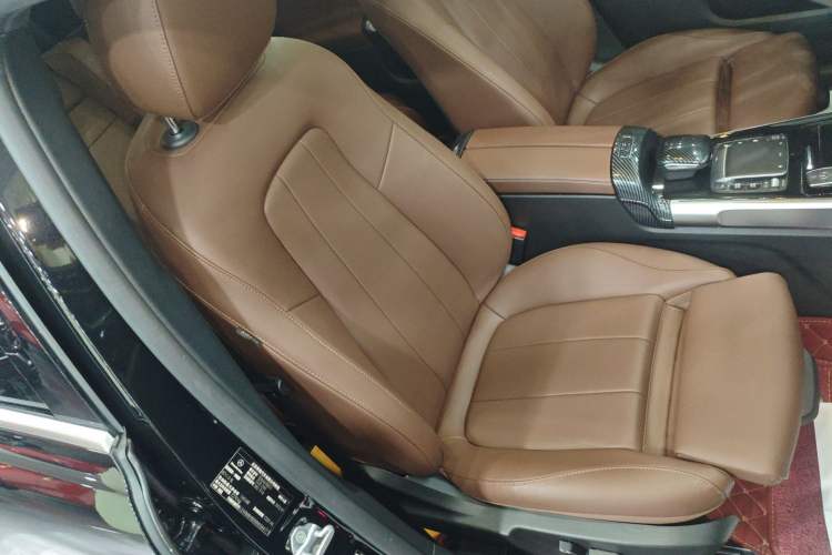 Used Mercedes-Benz GLB 2022 Updated GLB 200 Fashion Edition Right Front Seat