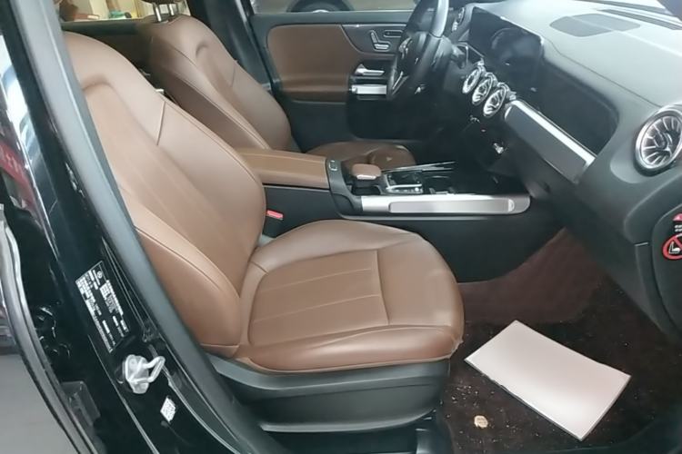 Used Mercedes-Benz GLB 2022 GLB 220 Fashion Model Right Front Seat
