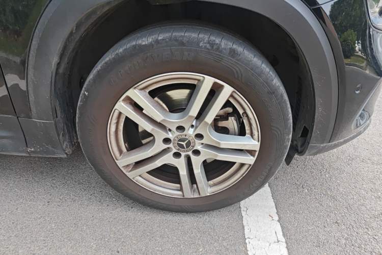 Used Mercedes-Benz GLB 2022 GLB 220 Dynamic Edition Right Front Wheel Hub
