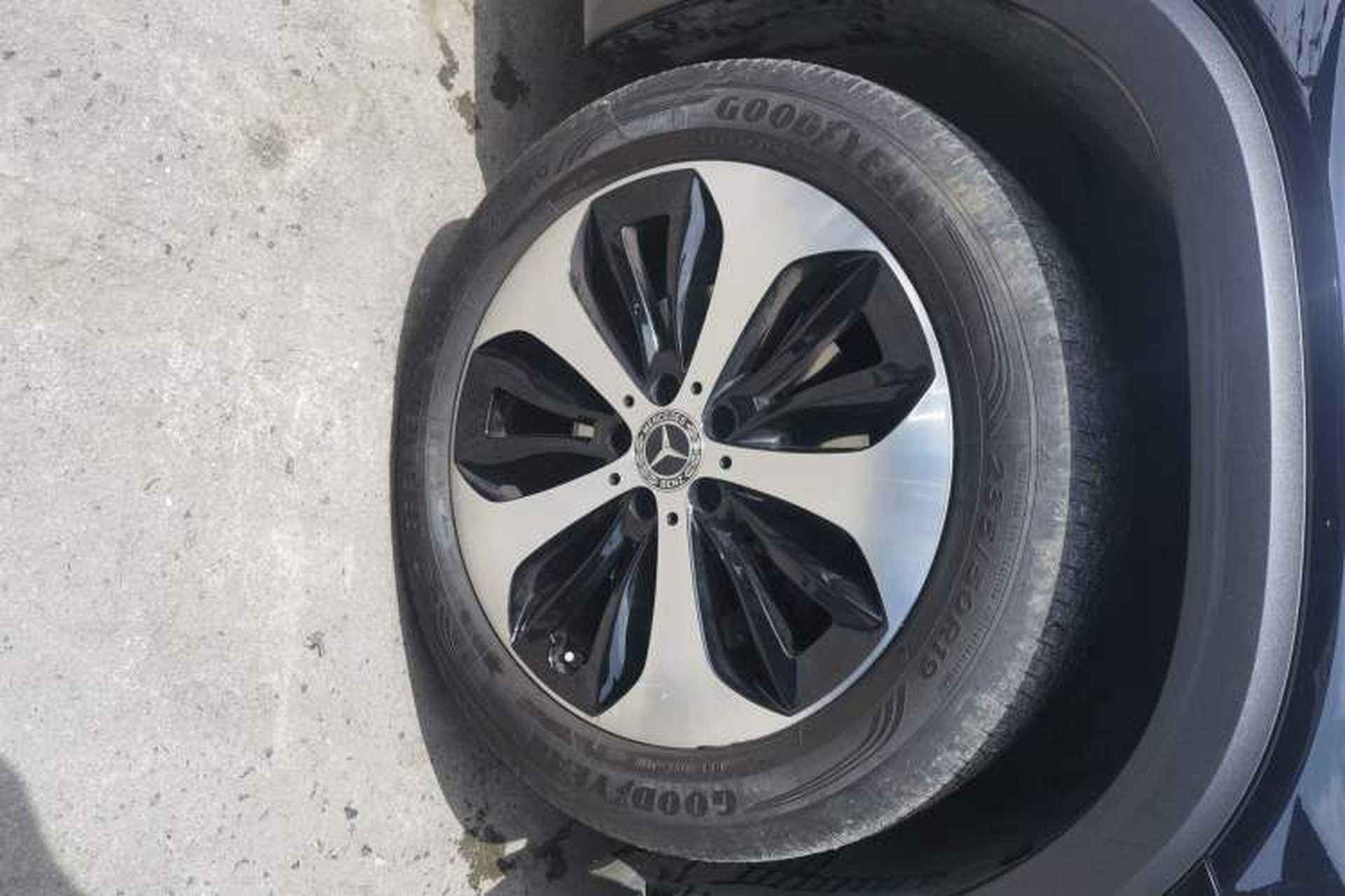 Used Mercedes-Benz GLB 2022 GLB 220 Fashion Model Right Front Wheel Hub