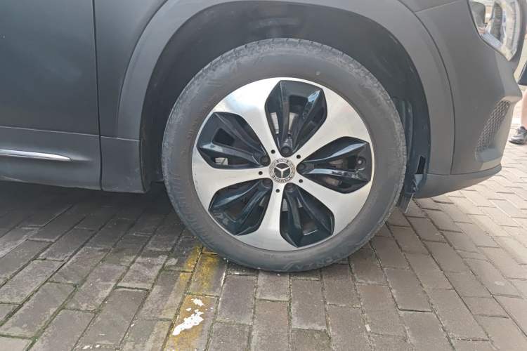 Used Mercedes-Benz GLB 2022 Updated GLB 200 Fashion Edition Right Front Wheel Hub