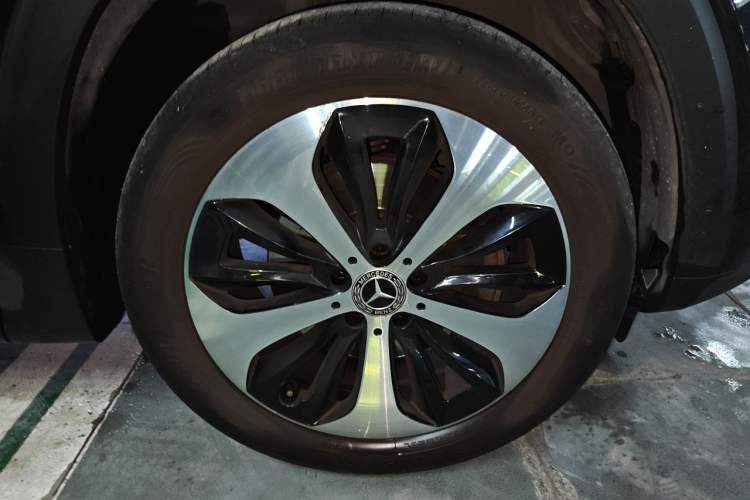 Used Mercedes-Benz GLB 2022 GLB 220 4MATIC Right Front Wheel Hub