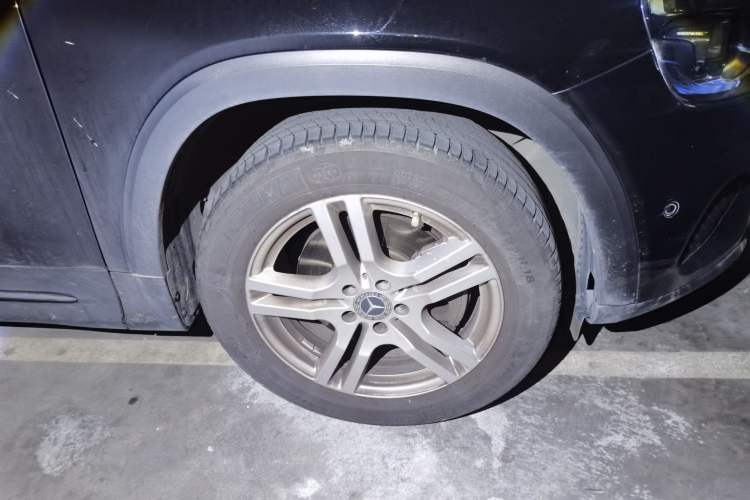 Used Mercedes-Benz GLB 2022 GLB 220 Dynamic Edition Right Front Wheel Hub