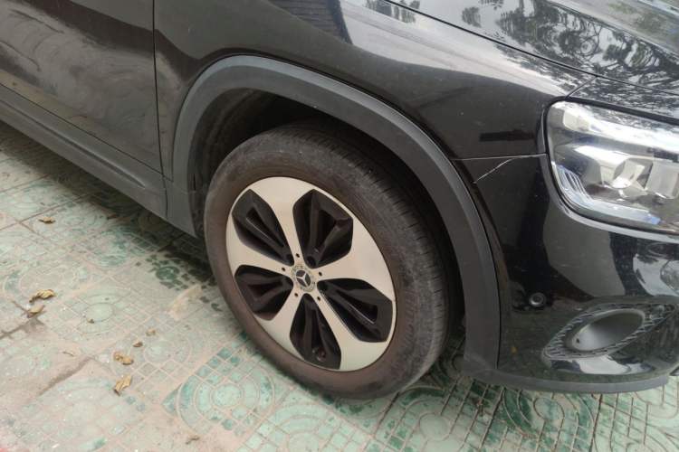 Used Mercedes-Benz GLB 2022 GLB 220 4MATIC Right Front Wheel Hub