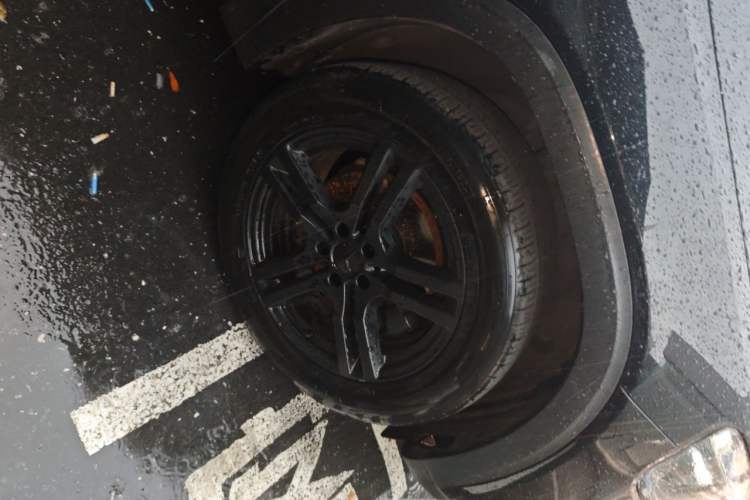 Used Mercedes-Benz GLB 2022 Second Facelift GLB 200 Dynamic Edition Right Front Wheel Hub