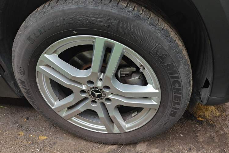 Used Mercedes-Benz GLB 2022 Second Facelift GLB 200 Fashion Edition Right Front Wheel Hub