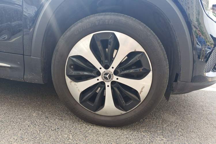 Used Mercedes-Benz GLB 2022 GLB 200 Stylish Edition Right Front Wheel Hub
