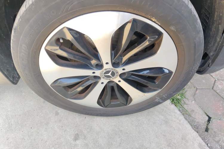 Used Mercedes-Benz GLB 2022 GLB 220 Fashion Model Right Front Wheel Hub