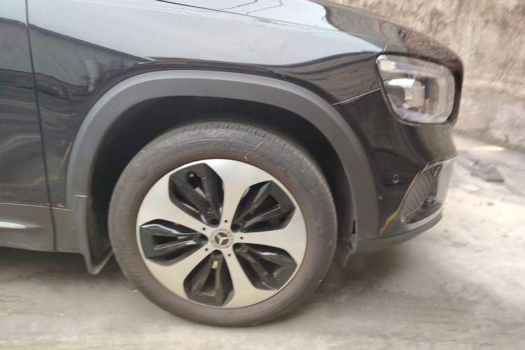 Used Mercedes-Benz GLB 2022 GLB 220 Fashion Model Right Front Wheel Hub